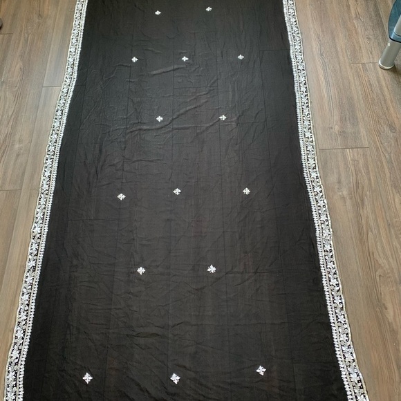 Scarf - Picture 3 of 8